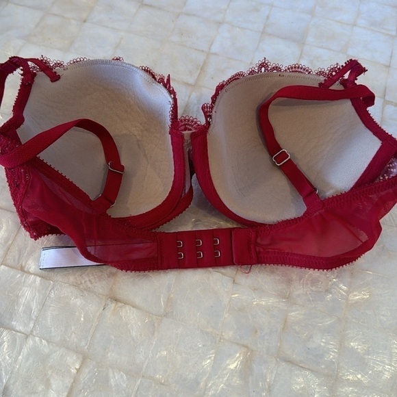 32D Victoria’s Secret Dream Angels lined Demi red lace bra nude delicate - Picture 9 of 9